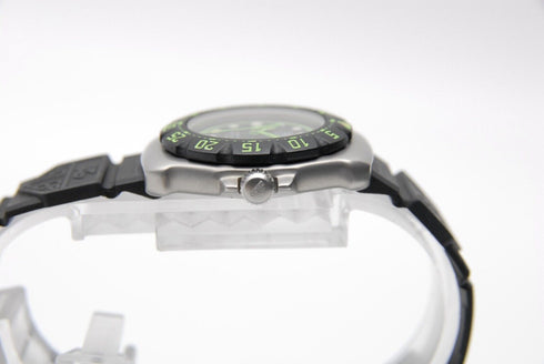 New Battery【 MINT 】 Vintage TAG Heuer Formula 1 375.508 Black Dial QZ from JAPAN